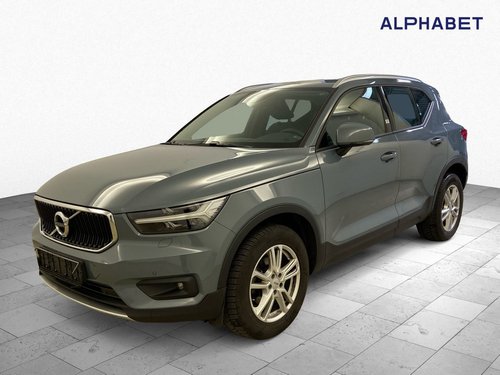 VOLVO XC40 Momentum Pro 2WD